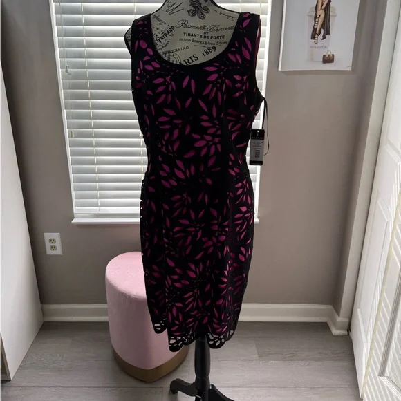 Shani Black Dress with Fuchsia Accents - Picture 7 of 11